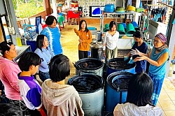 การเรียนรู้ผ่านประสบการณ์ย้อมสีคราม
