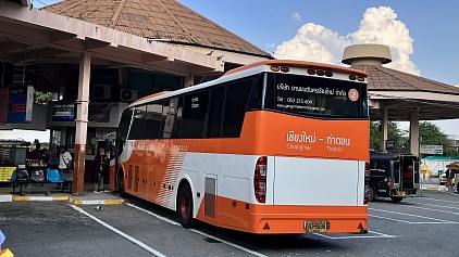 バス（Chiangmai - Thaton）